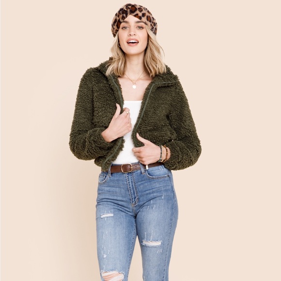 Francesca’s Nora Curly Fur Cropped Coat - Picture 3 of 6